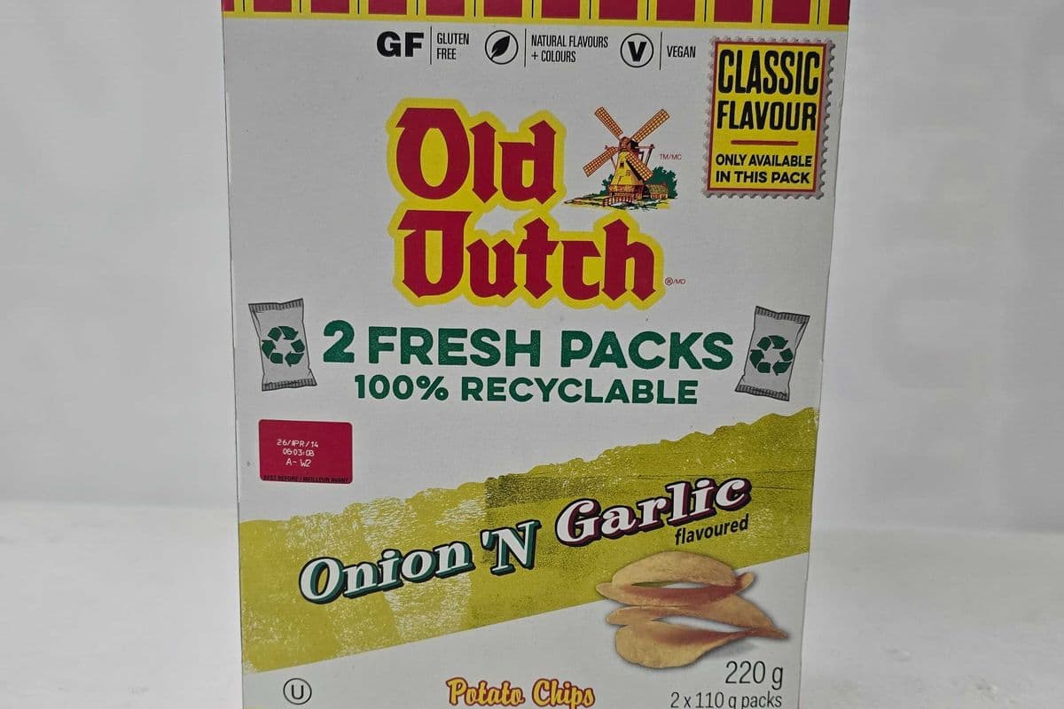 Old Dutch 2 freah packs Onion and Garlic potato chips (220g)