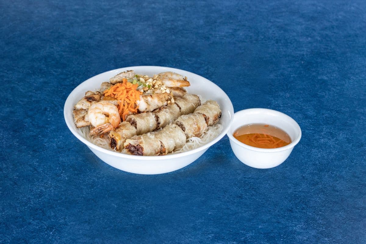 57. JUMBO COMBO: Shrimp and Chicken with Vietnamese Rolls on Vermicelli (2 pcs)