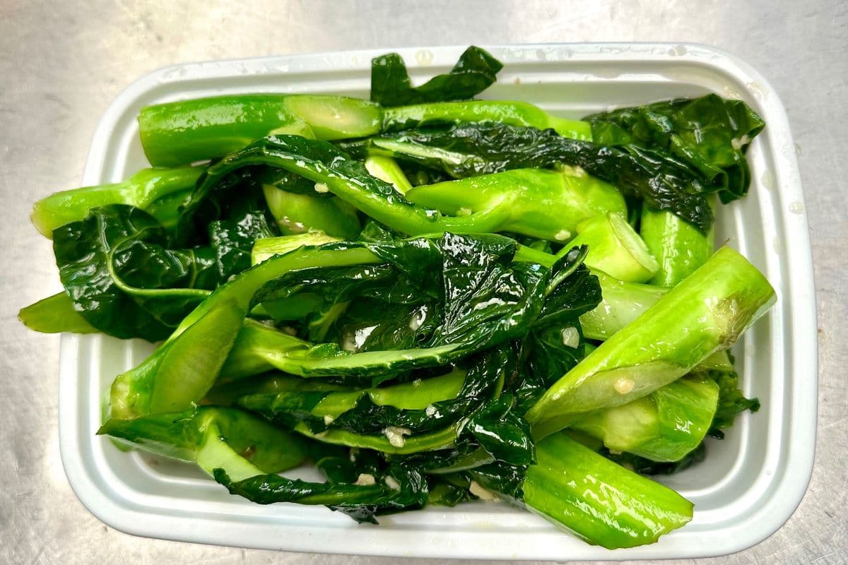 Brocoli chinois avec sauce à l'ail / Chinese Broccoli with Garlic Sauce