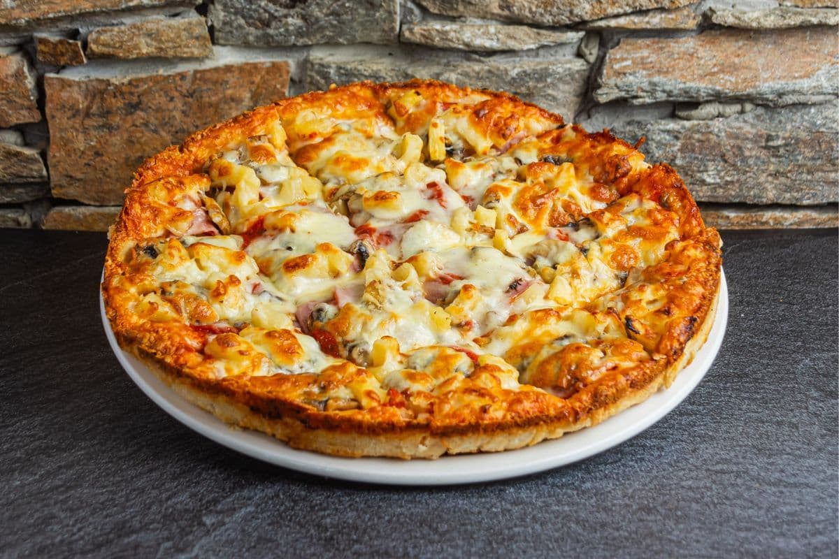 #24 12" Large Fred's Special Gourmet Pizza