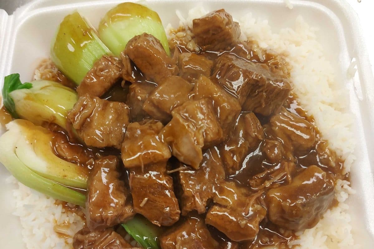 135. Stewed Beef Brisket on Steamed Rice
