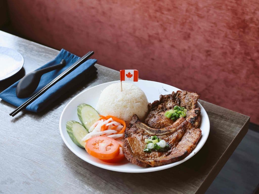 C04 - Rice with Grilled Chicken & Grilled Pork Chop (Cơm Tấm Gà Nướng, Sườn Nướng)