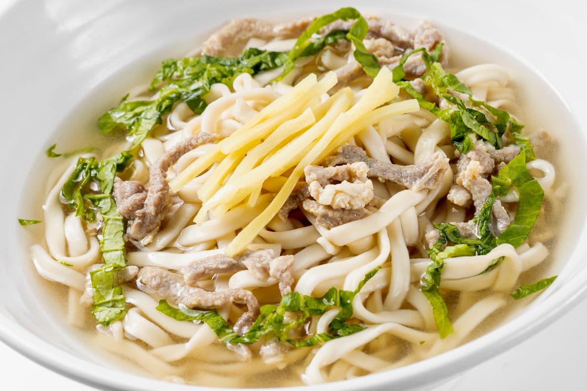 786. Pickled Mustard Green Noodle Soup (Pork) 雪筍肉絲湯麵