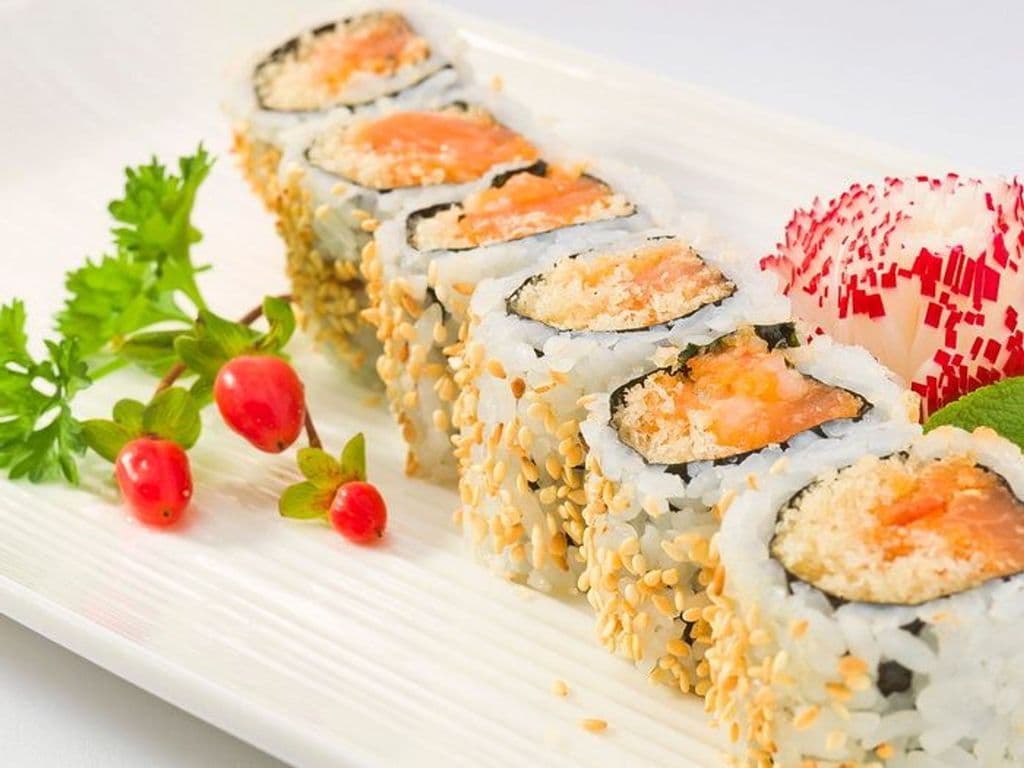 Spicy Salmon Roll (6 pcs)