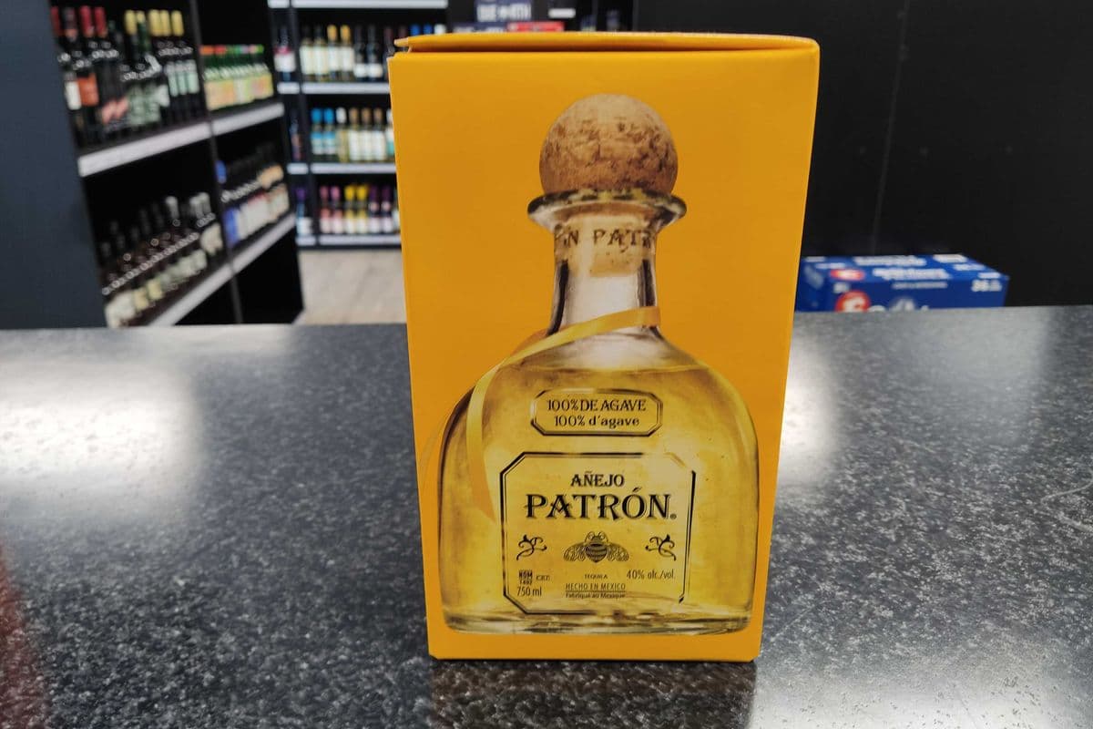 Patron - Anejo (1 x 750 ml Bottle)