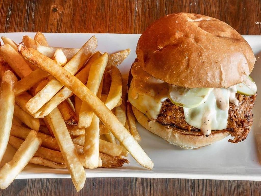 Burger au porc effiloché / Pulled Pork Burger