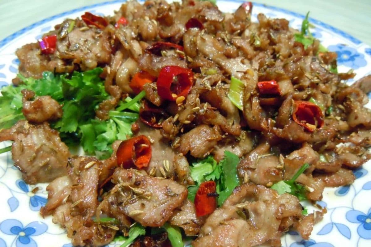 Fried Lamb with Cumin (孜然羊肉)