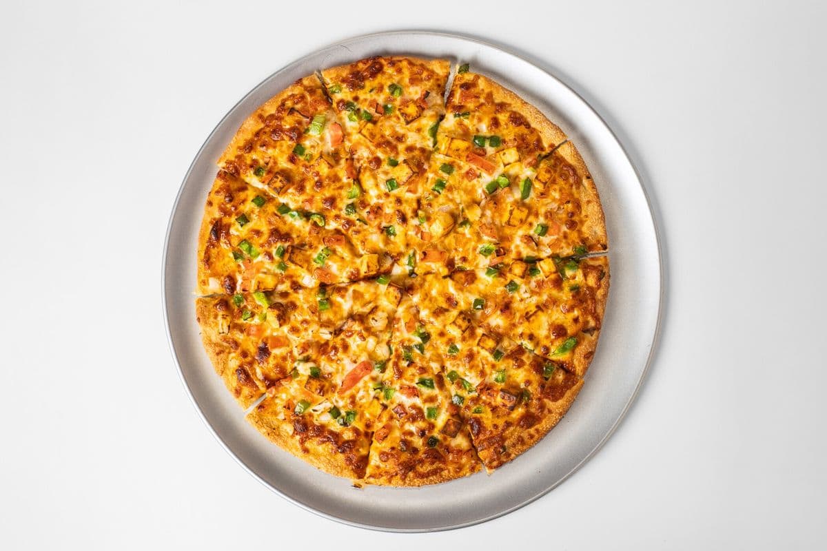 26. Medium Shahi Paneer Pizza