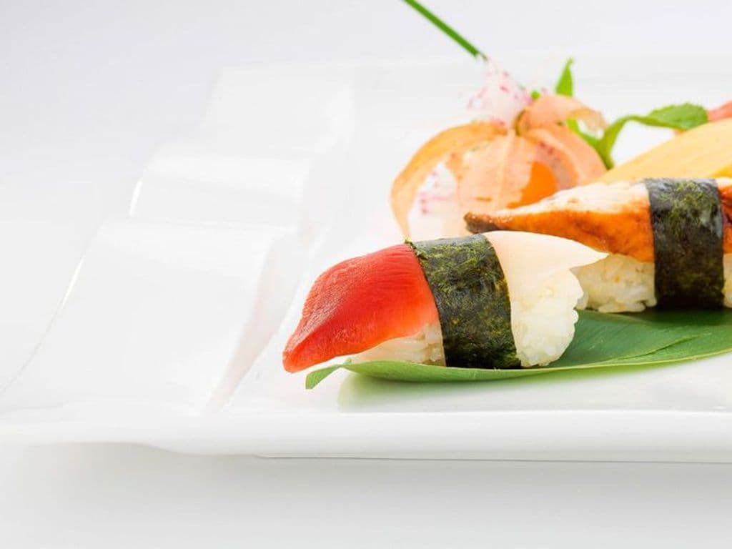 Surf Clam Sushi (2 pcs)