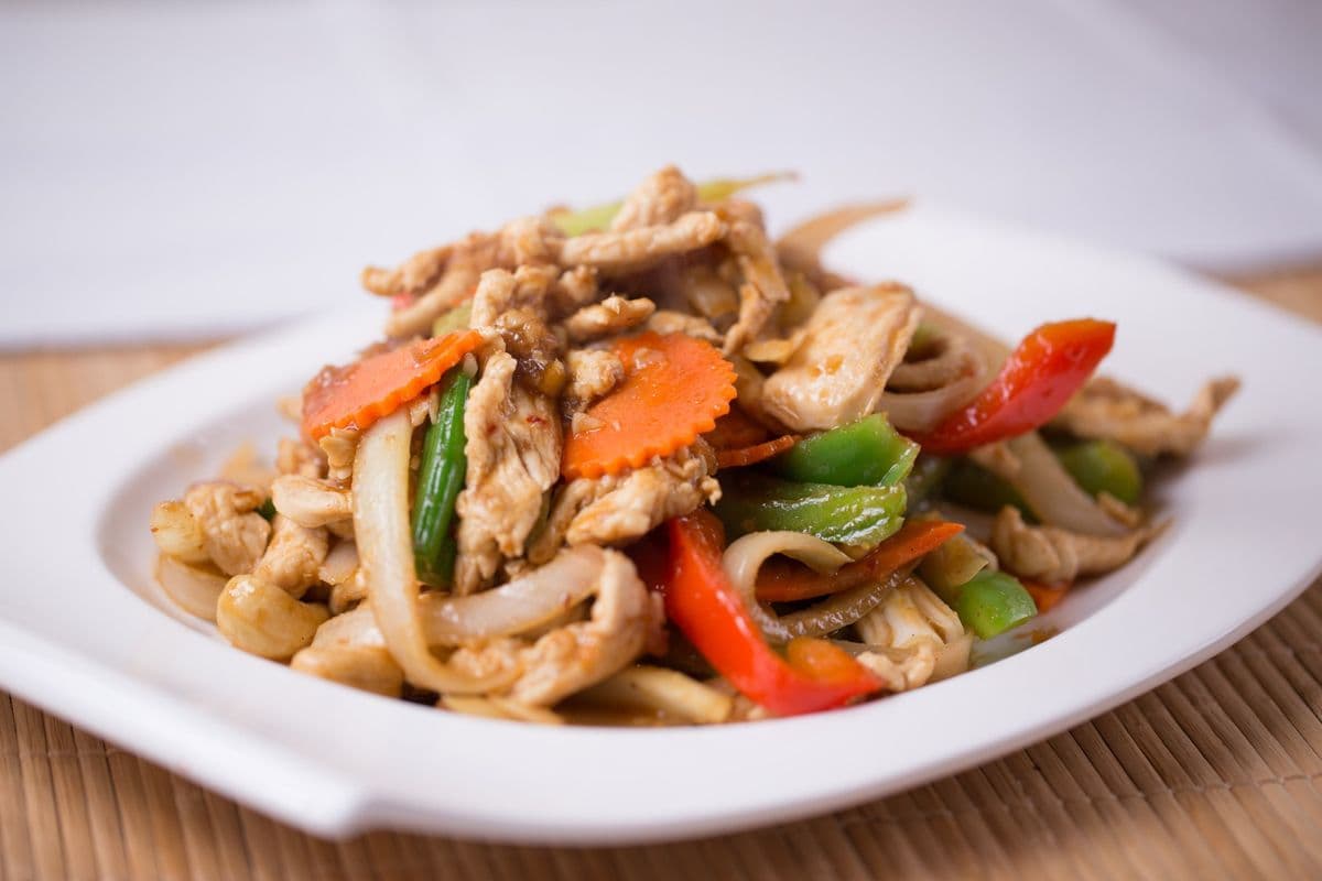 D2. Pad Ma Maung Hin Ma Pan (Cashew Nuts)