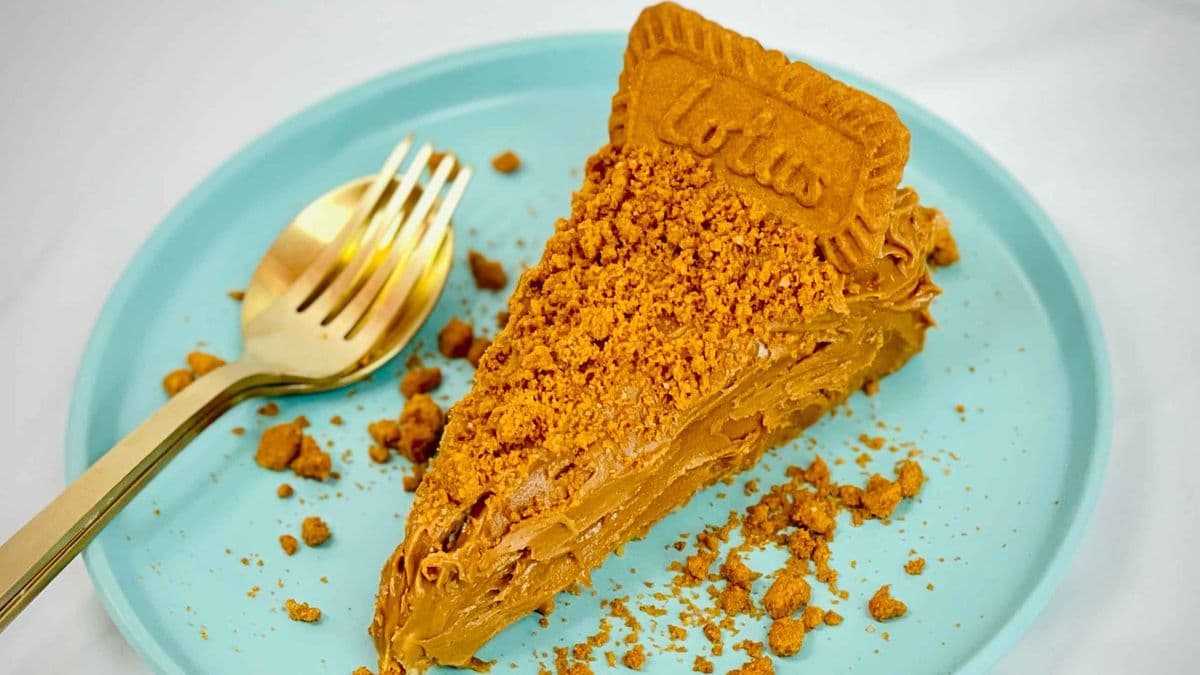Lotus cookie Crumble Cheesecake