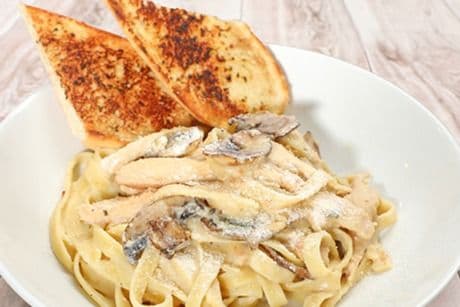 Fettuccine Alfredo