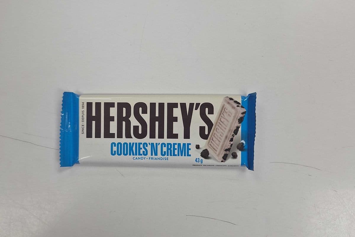 Hershey's Cookies and Cream (43 g) - $ 1.99