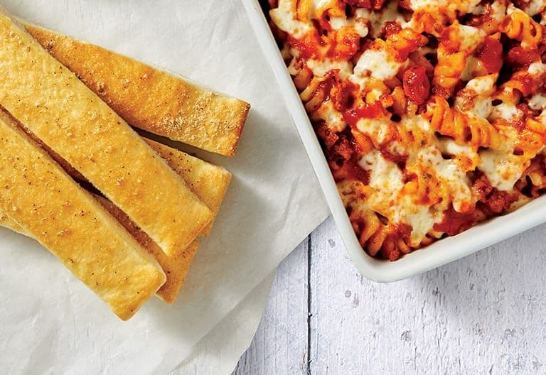 Regular Meaty Marinara with Breadsticks