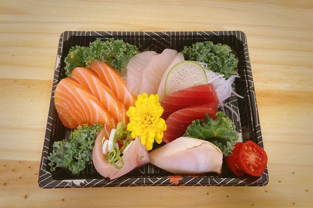 Sashimi Sampler (10 Pcs)