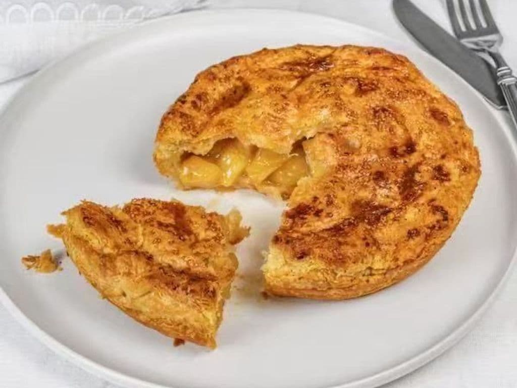 LOCAL FRESH MADE F2T OKANAGAN APPLE PIE (LOCAL BC)