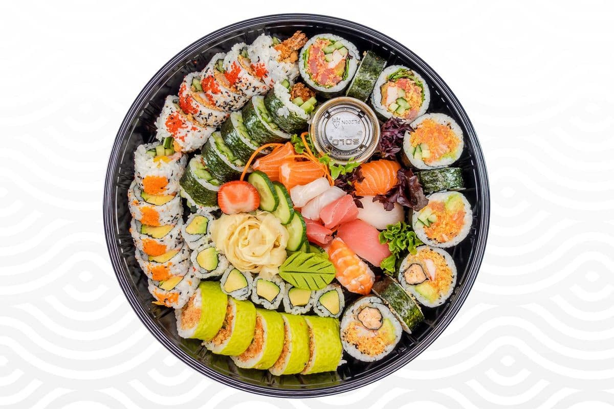 (51 mcx) 35 Makis 6 Hosomakis 4 Nigiris et 6 Sashimis