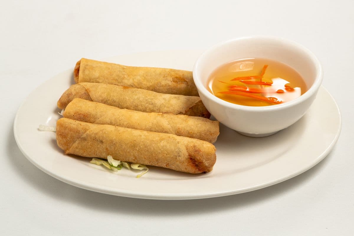 A2. Vietnamese Spring Rolls (4 pcs)