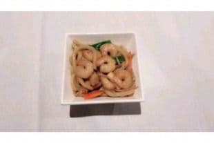 D29. Shrimp Fried Udon Noodles