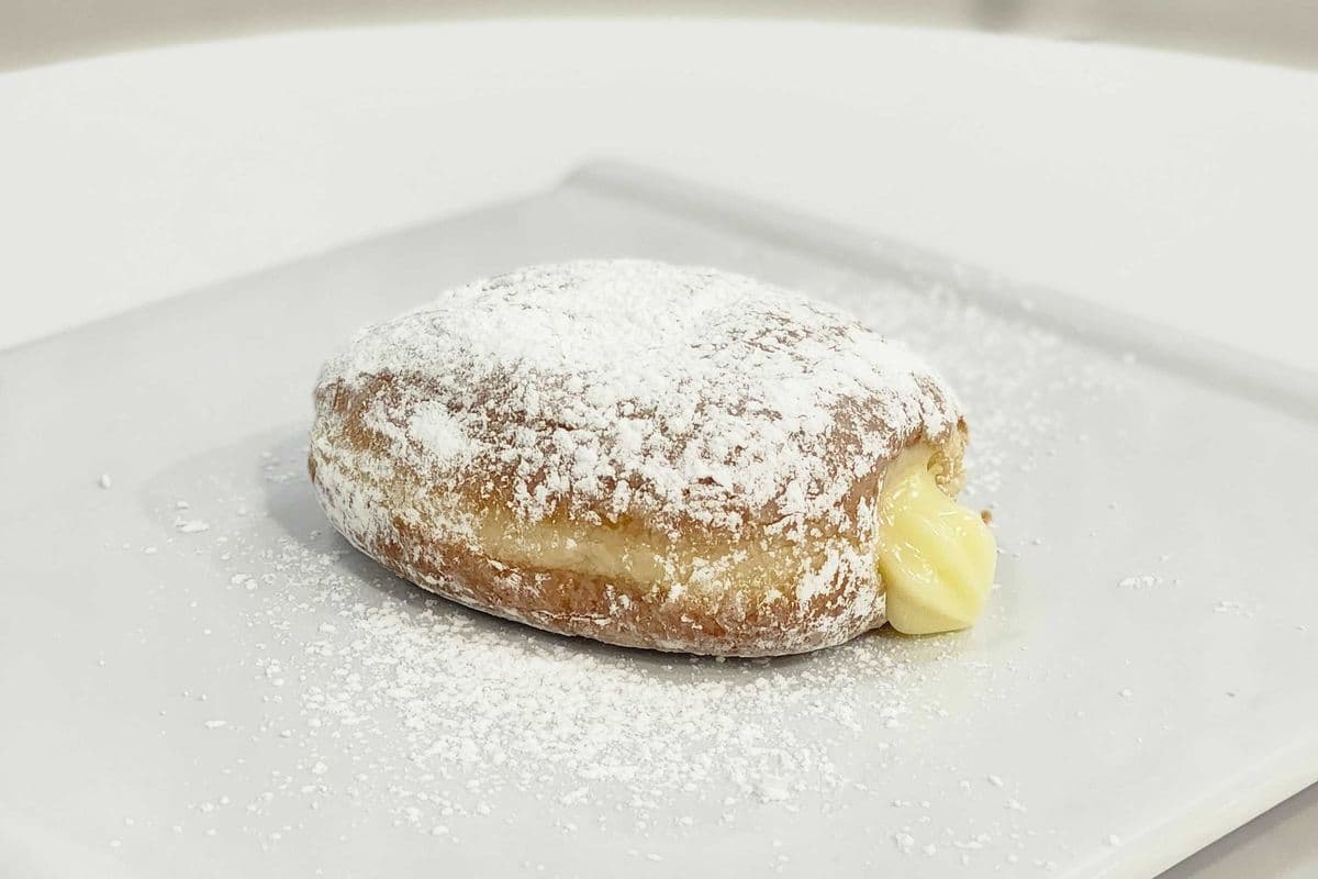 Don Venitian cream Donut