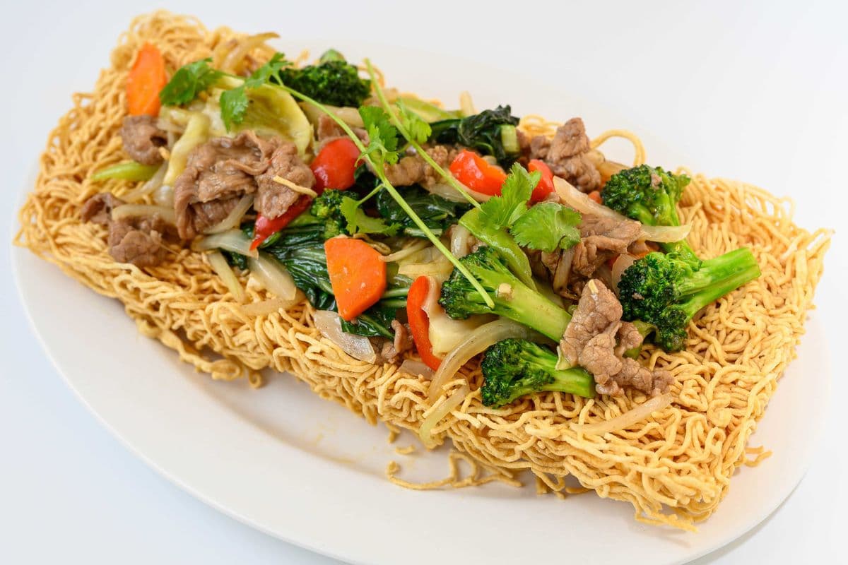 90. Stir Fried Beef and Vegetables on Crispy Egg Noodle