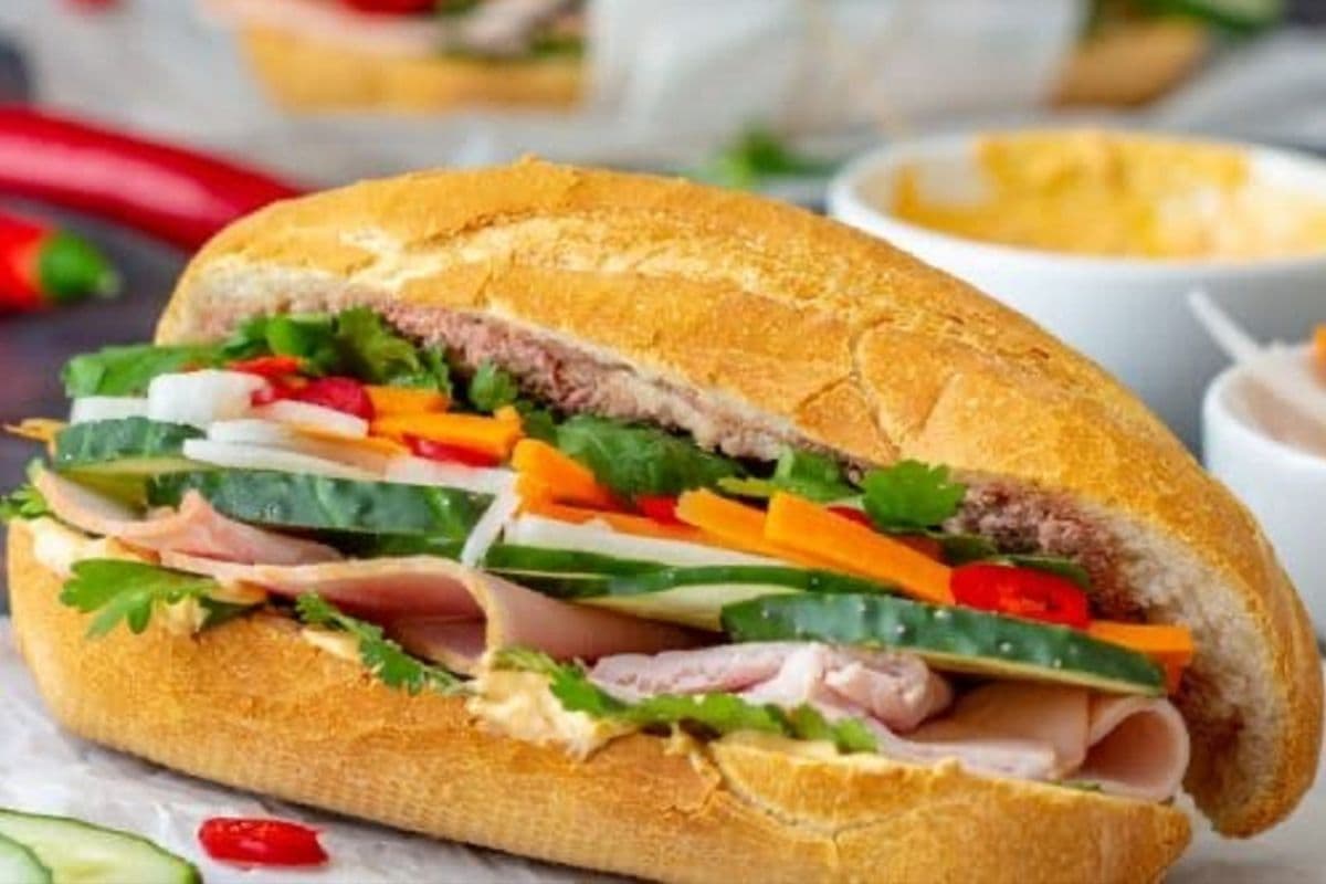 B1. Special Vietnamese Cold Cut Sub / 越南特式切肉麵包 / 베트남식 스페셜 샌드위치