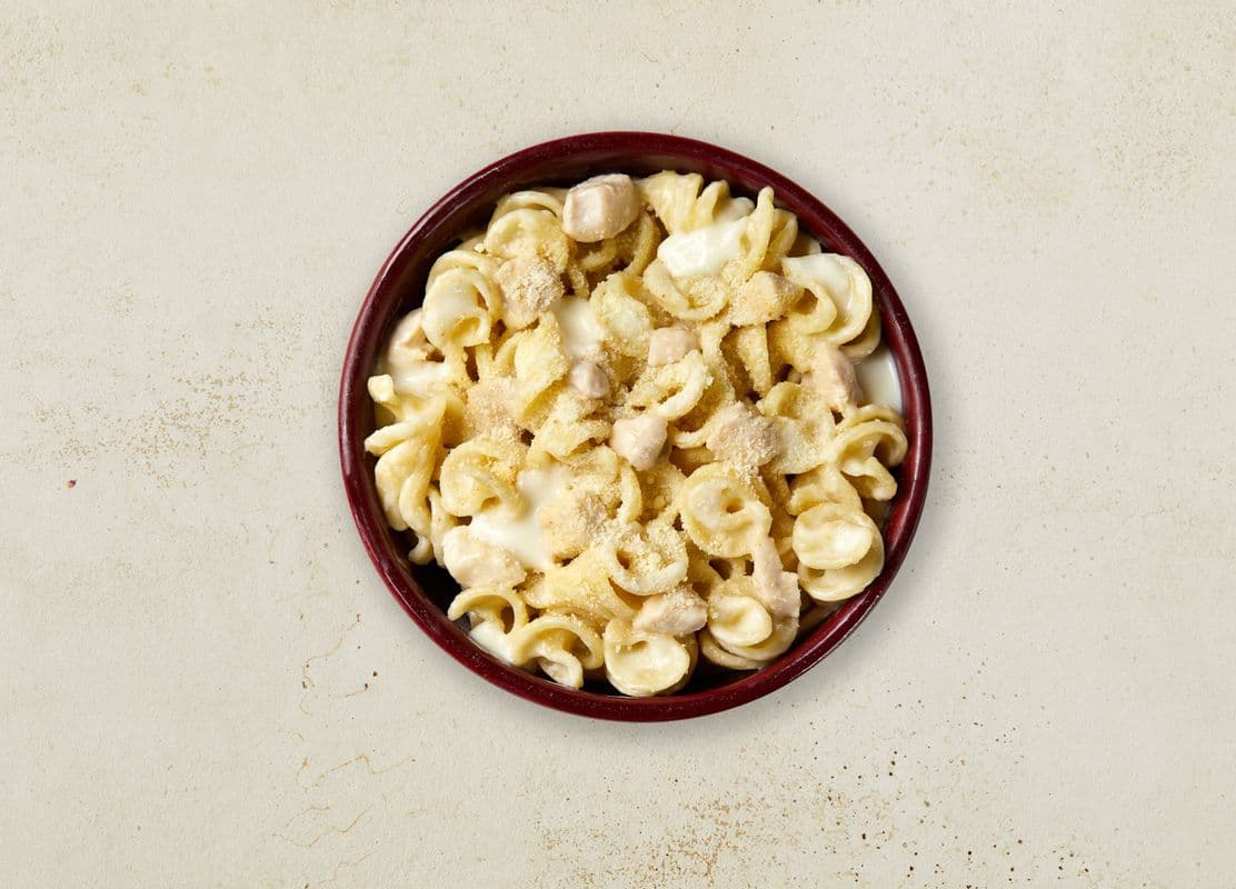 Fusilli Chicken Alfredo (Halal)