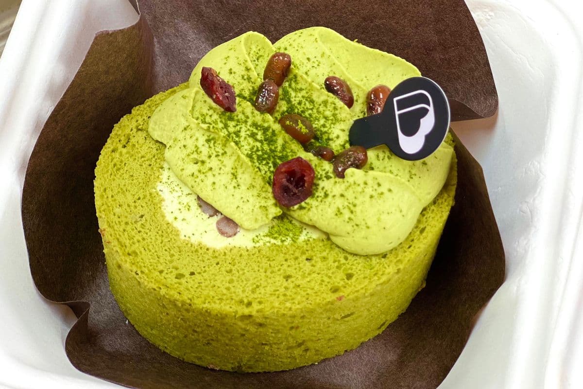 Matcha Ormosia Swiss Roll