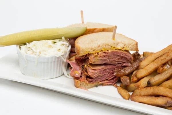 Sandwich à la viande fumée / Smoked Meat Sandwich