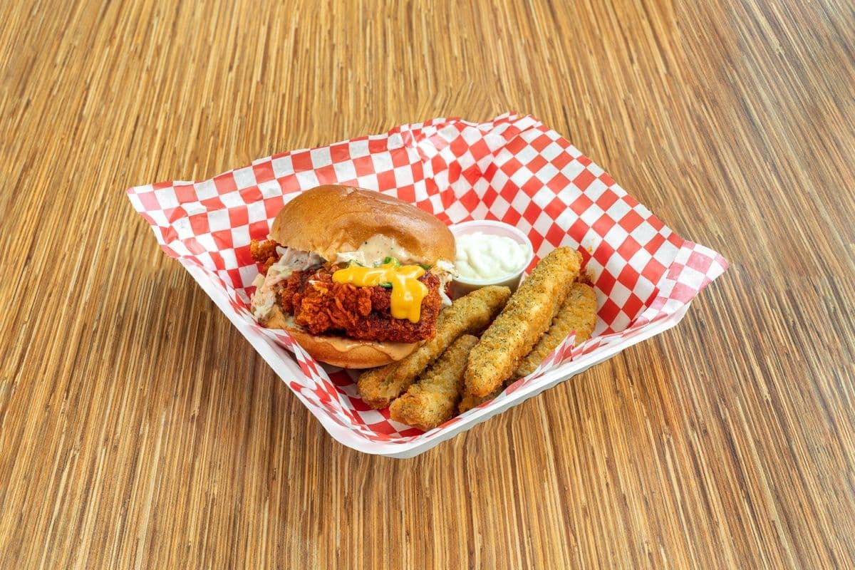 Hot Mac Sandwich Combo