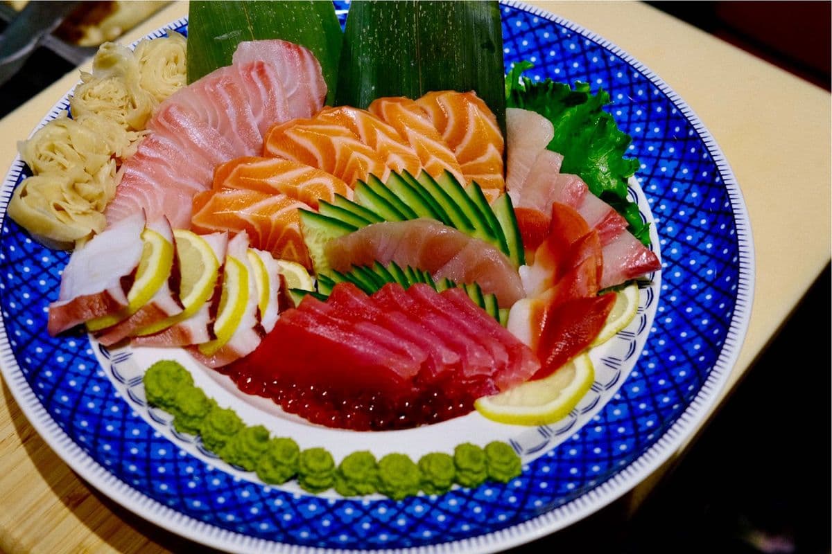 Assorted Sashimi (15 pcs)