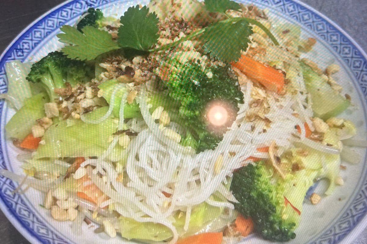 40. Bun Chay (Mixed Vegetable and Tofu on Vermicelli)