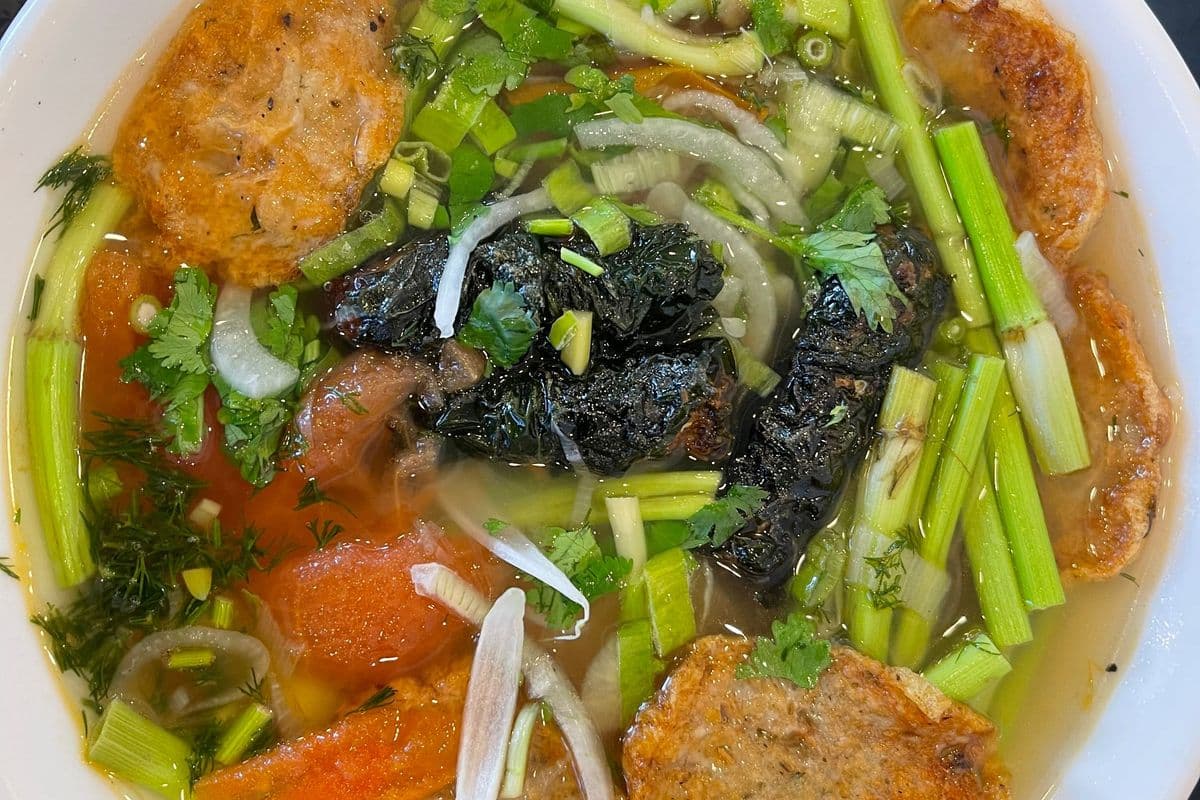 47. Fried Fish Cake, Fried Minced Pork with Vermicelli in Soup - Bún Chả Cá & Chả Lá Lốt Dọc Mùng