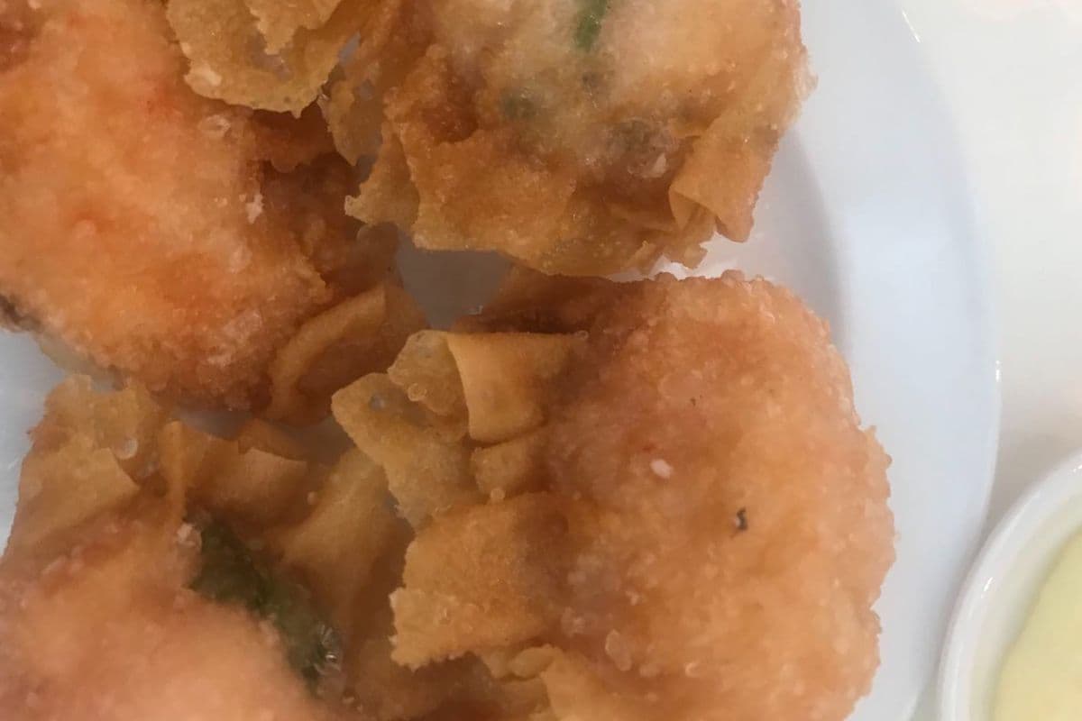 18. Wontons de crevettes frites (4 mcx) / Deep-Fried Shrimp Wontons (4 pcs)