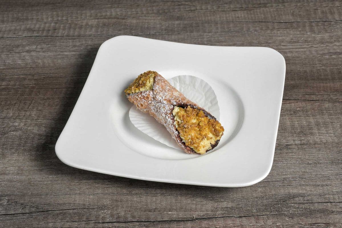 Cannoli Box of Two Pistachio