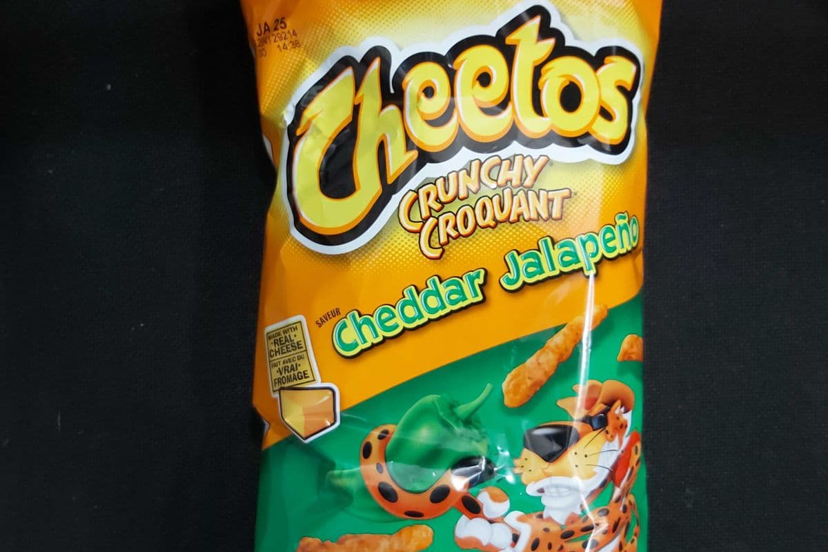 Cheetos cheddar jalapeno / crunchy