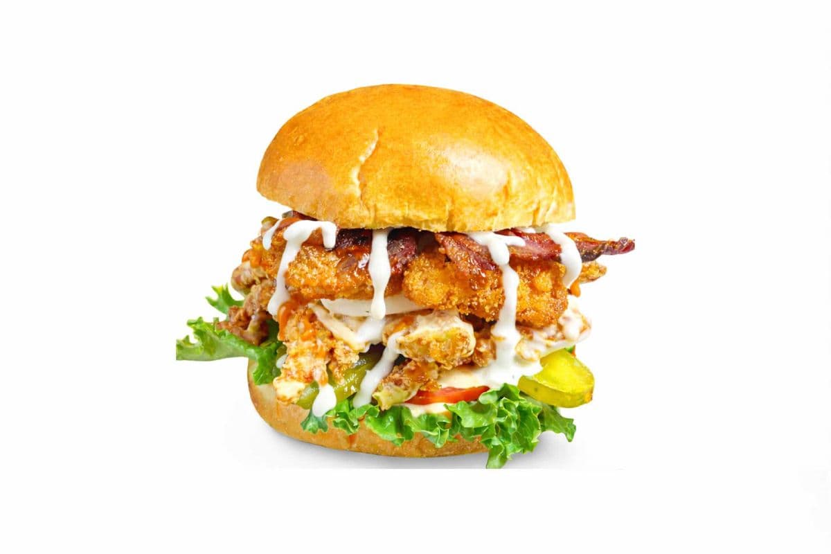 Amigos Burger (Chicken, Crusted Cheese & Bacon)