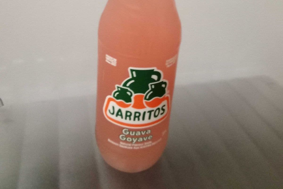 Jarritos guava (370ml glass bottle)