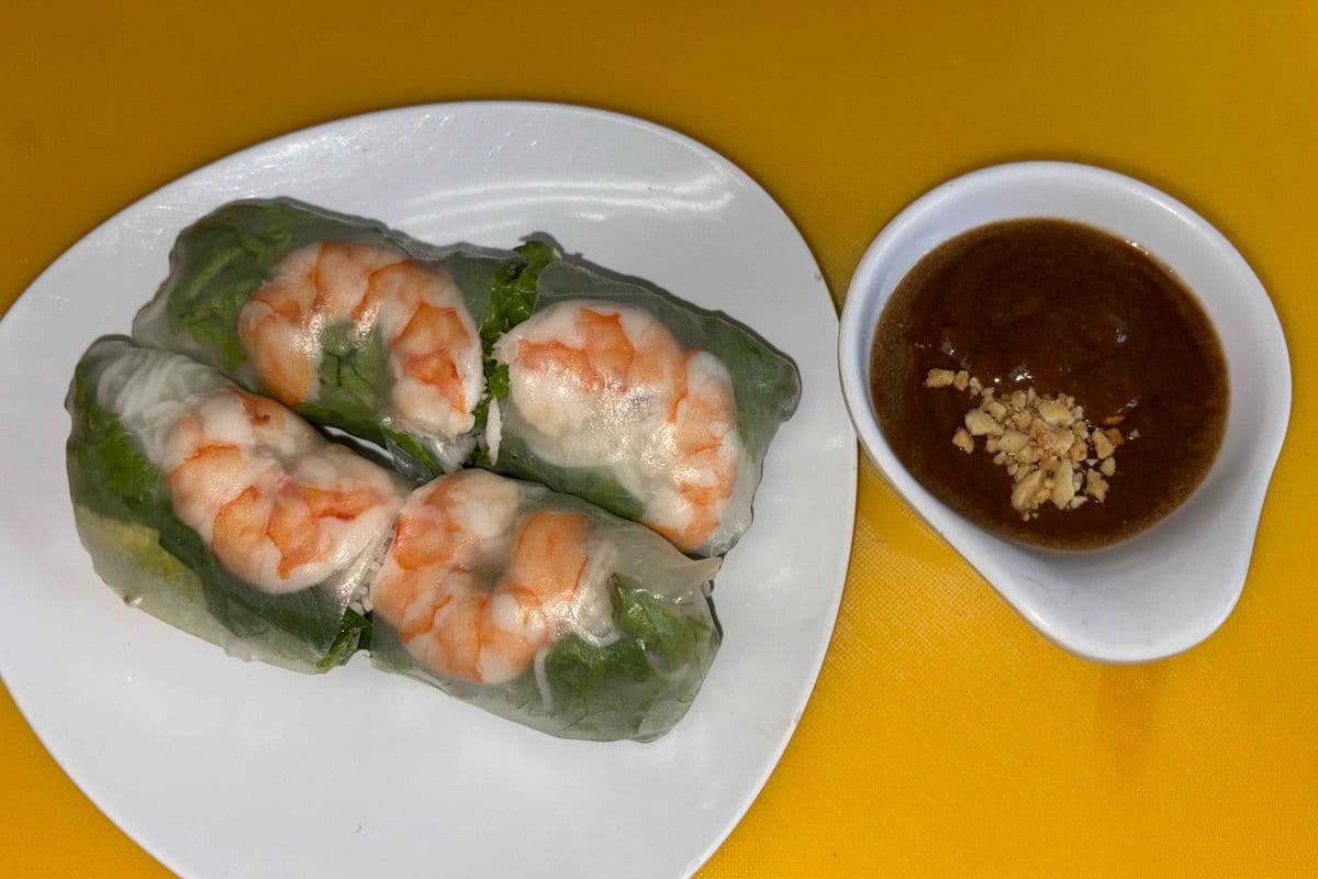 02. Fresh Shrimps and Pork Salad Rolls (2 pcs) / Giò Cuón (2 pcs)