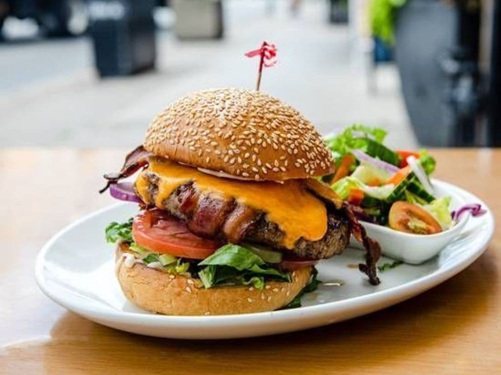Bacon Cheeseburger