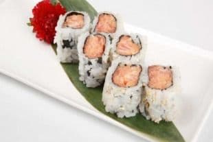 48. Spicy Salmon Roll (6 pcs)