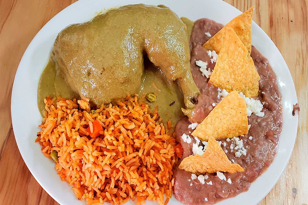 * Mole Verde con Pollo