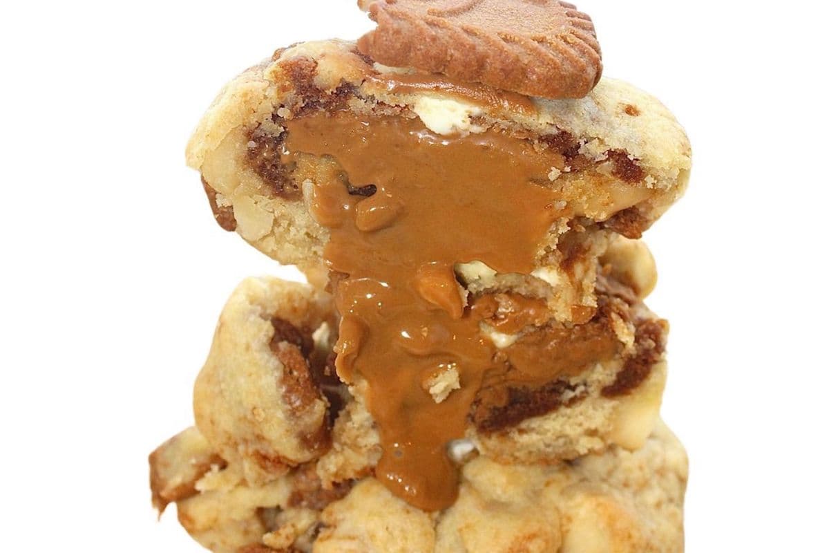 Biscoff Stuffed Macadamia Cookie