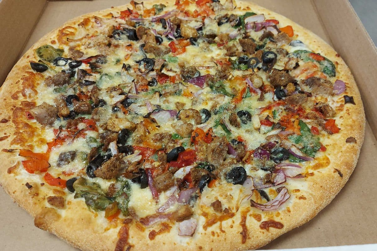 Extra large brie pizza