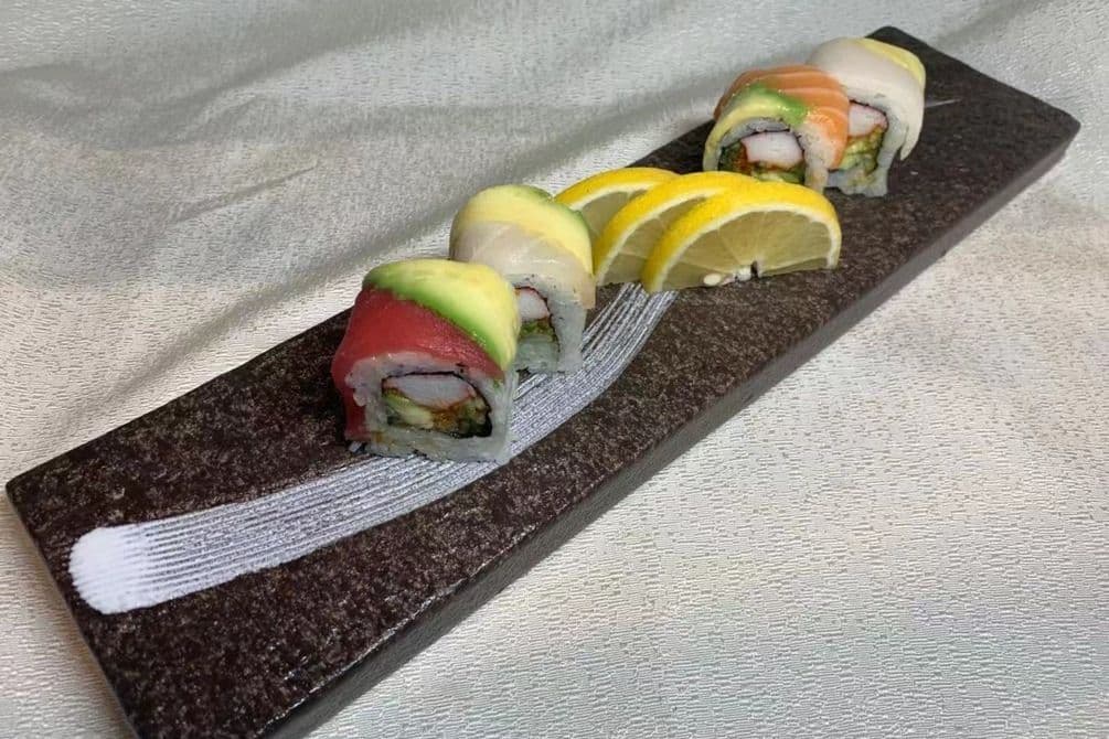 79. Rainbow Roll (8 pcs)