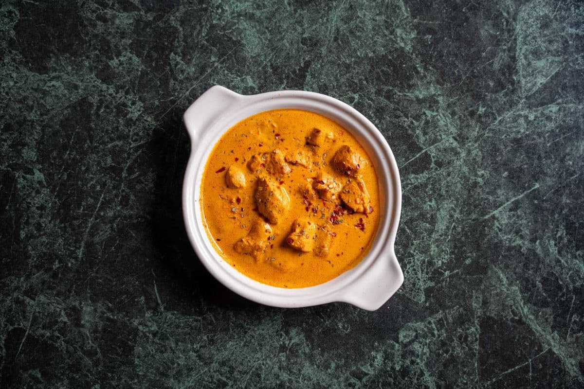 29. Poulet au beurre (sans os) / Butter Chicken (Boneless)