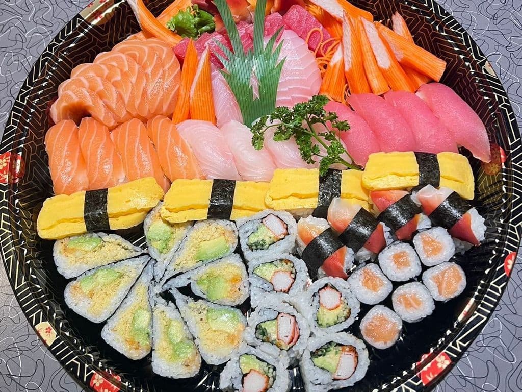 Large Party Tray (70pcs)