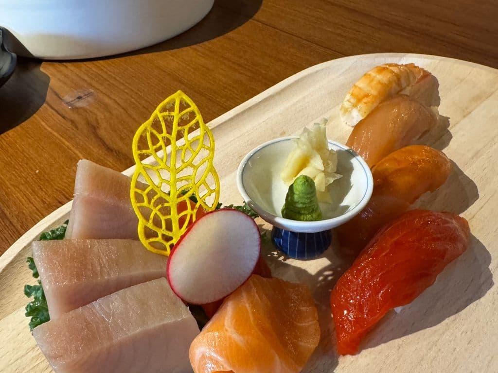 Sashimi & Sushi Combo