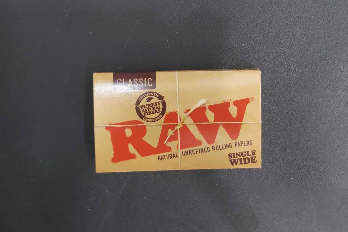 RAW Classic Single Wide paper