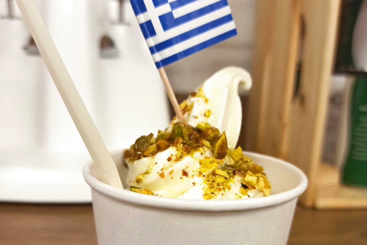 Greek Yogurt Soft Serve Pistachio (8 oz)